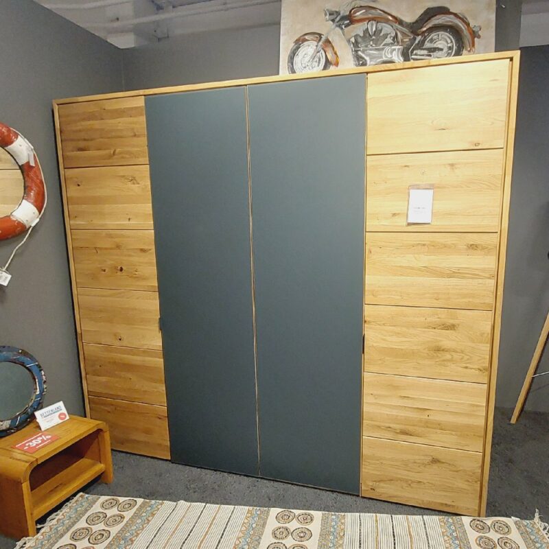 Ausstellungsstück: Aktionskleiderschrank 4-türig mit Mattglas anthrazit