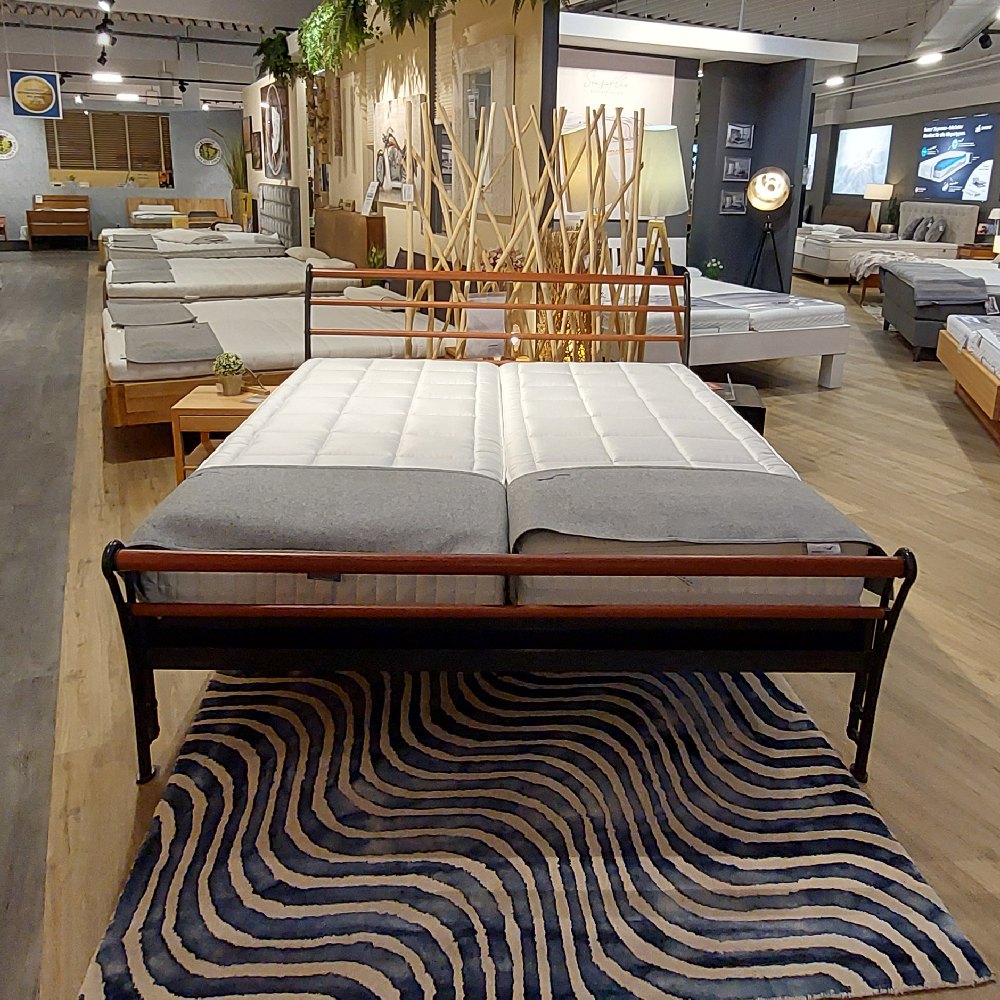 Ausstellungsstück: Metallbett Castello mit Massivholz kirschbaumfarbig 180x200cm – Bild 2